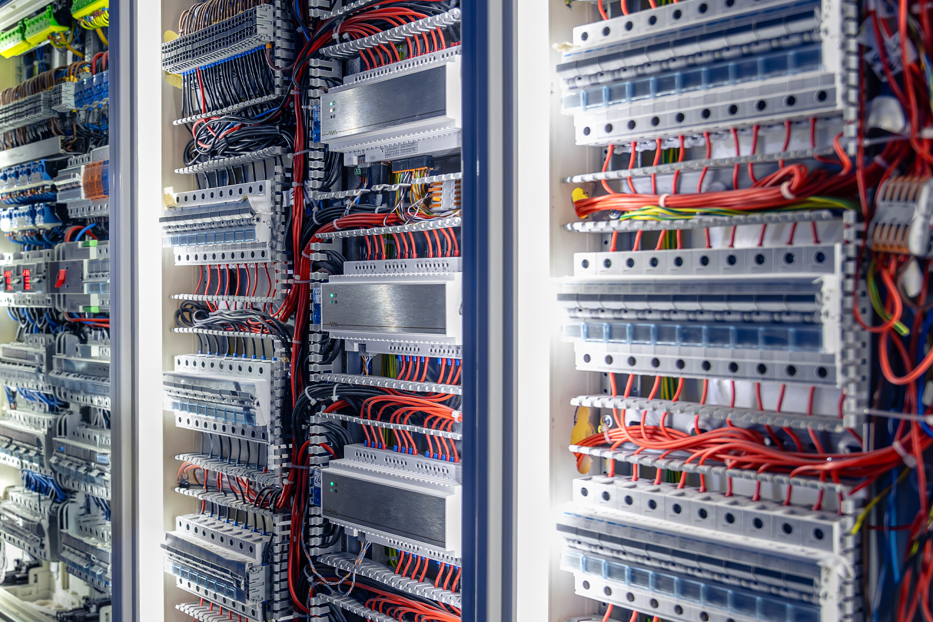 banner small_ image 3